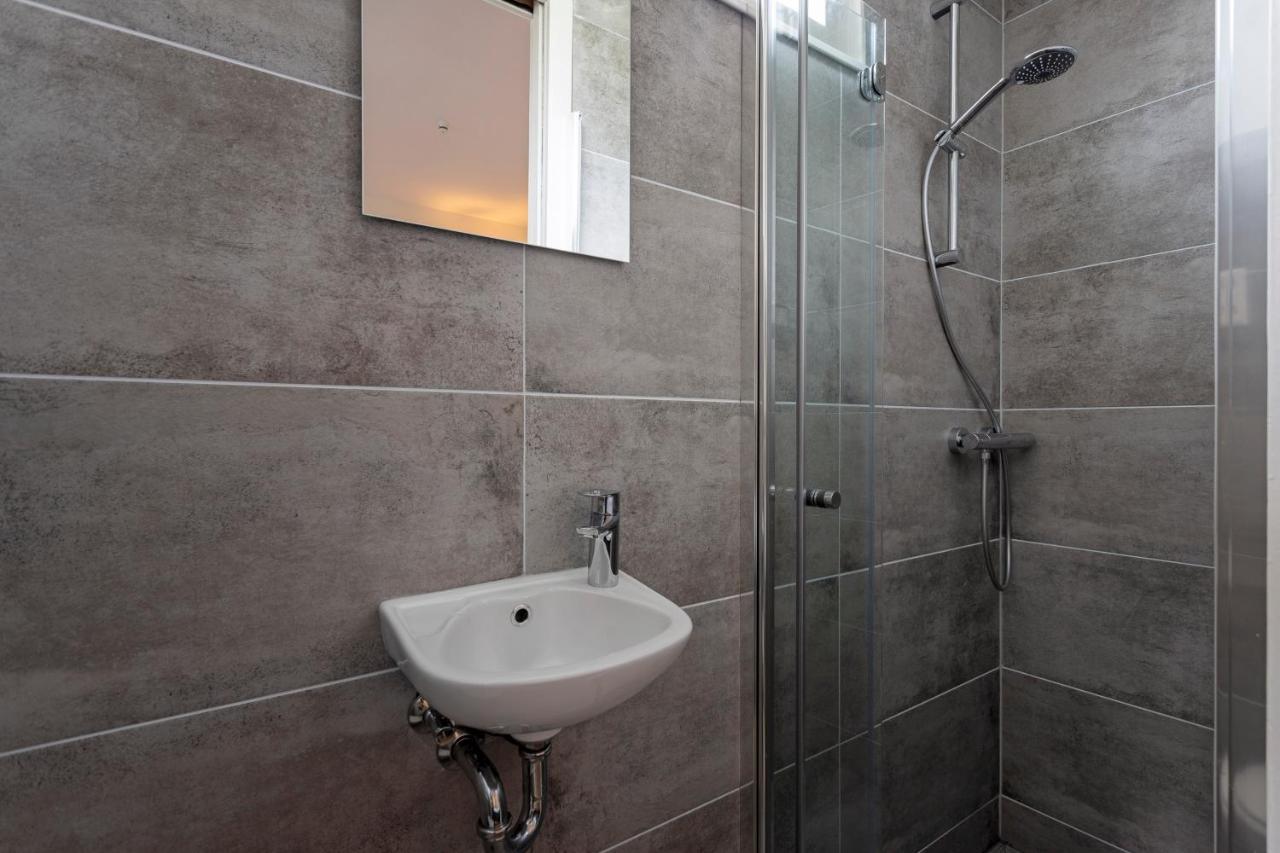 Studio Baarn With Patio, Airco, Pantry, Bedroom, Bathroom, Privacy - Amsterdam, Utrecht Bagian luar foto